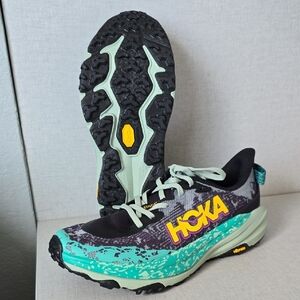 BRAND SPANKIN NEW Hokaspeedgoat 6. Black, Teal & Grey, (w8)